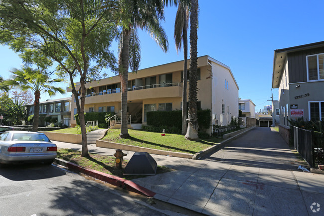 Building Photo - The Ramona Apartments