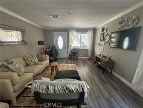 Building Photo - 800 Skyland Dr