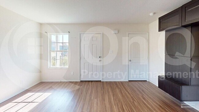 Foto del edificio - 5624 McClelland St