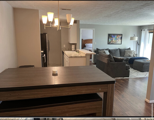 Building Photo - 4321 Village Parkway Cir W