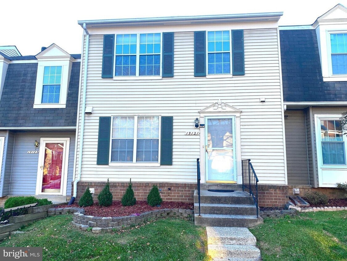 19121 Cherry Bend Dr, Germantown, MD 20874 Townhome Rentals in