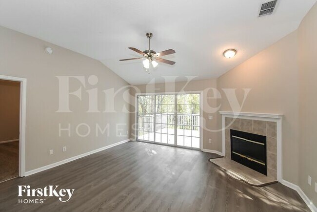 Foto del edificio - 1326 Blue Eagle Way East