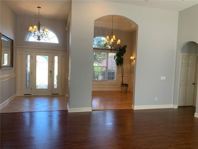 Building Photo - 5604 S 43rd St