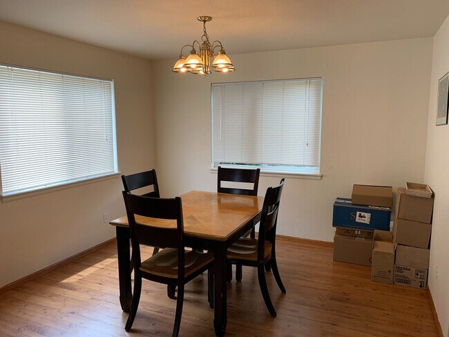 Foto del edificio - Beautiful 4 Bedroom 2.5 Bathroom Home