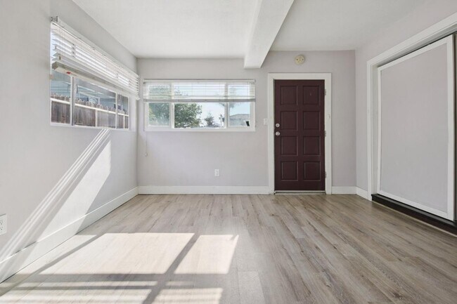 Foto del edificio - 8630 Stanmoor Dr