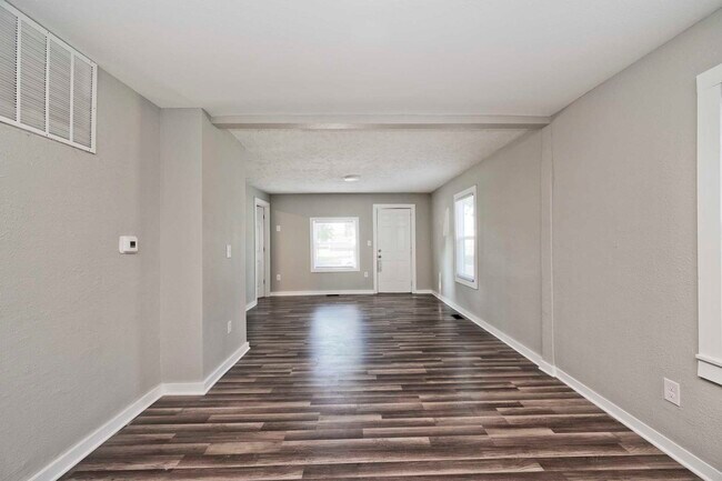 Building Photo - 2110 Clay St