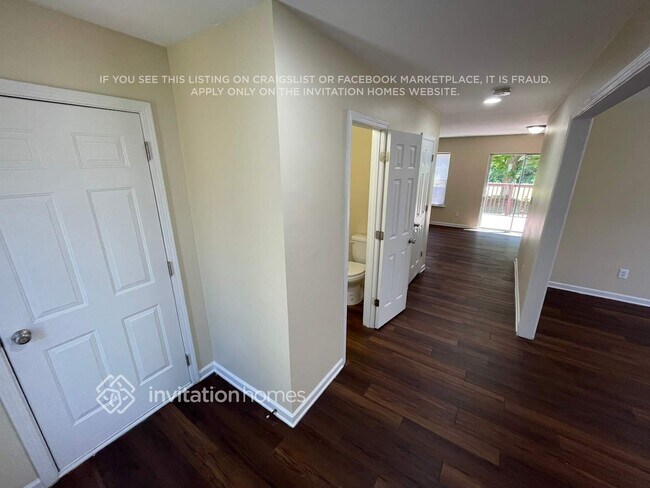 Building Photo - 7007 Hidden Creek Dr