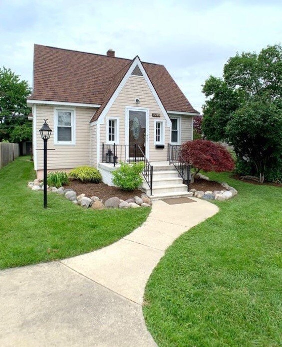 Primary Photo - 3235 Prairie Ave