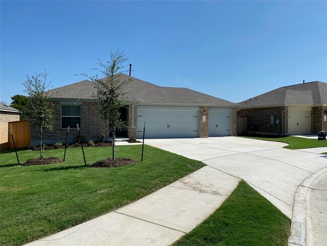 Building Photo - 3444 Pauling Loop