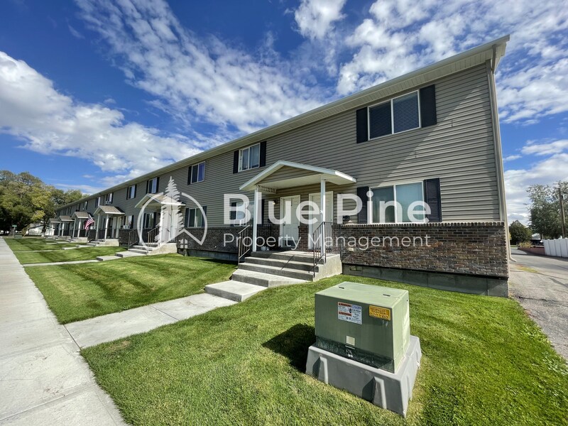 Foto principal - 345 S Byron Ave
