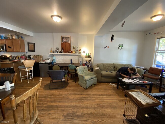 Foto del edificio - 12 br, 4 bath House - 1122 White St Apt 1128