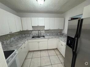 Building Photo - 1085 W 68th St