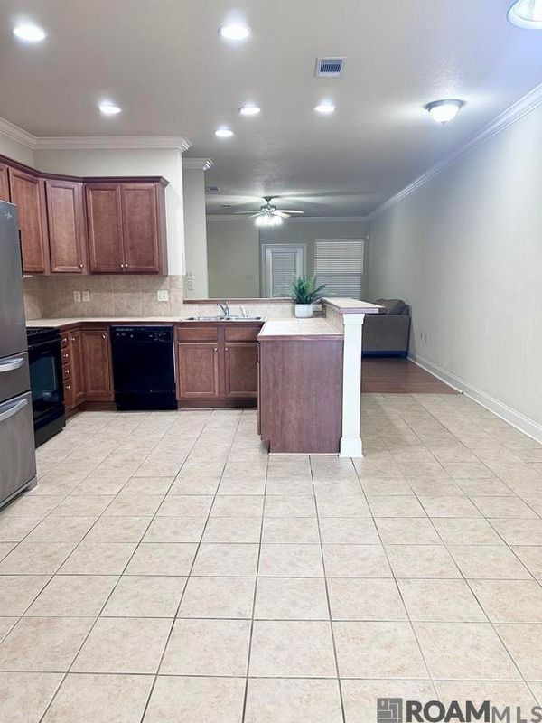 Building Photo - 4848 Windsor Village Dr