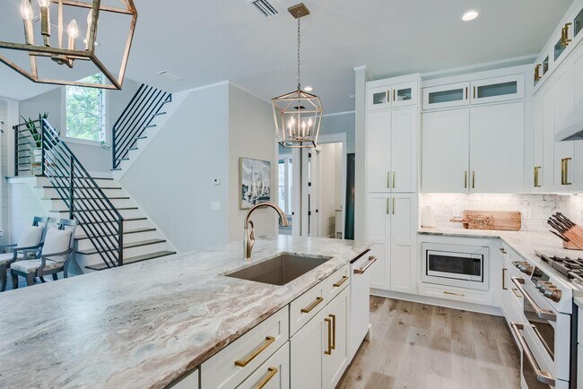 Building Photo - 40 Kristin Ct