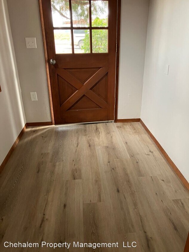 3 br, 2 bath House 1909 N. Springbrook Rd. House Rental in Newberg