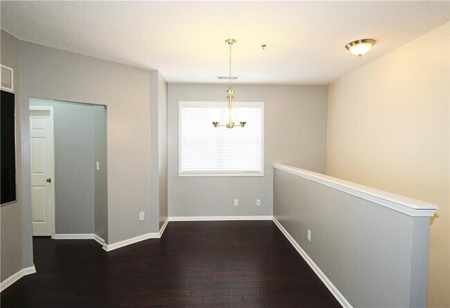 Foto del edificio - 210 Spring Heights Ln