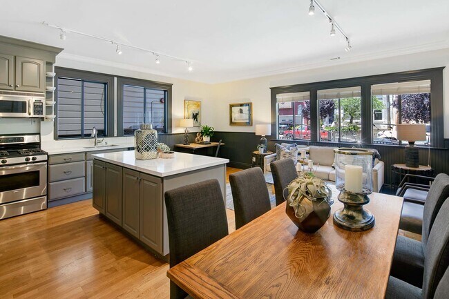 Building Photo - 55 Valley St