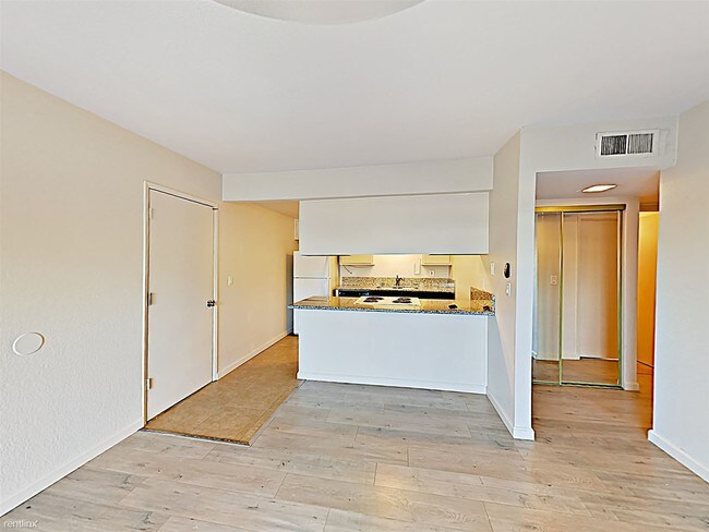 Building Photo - 6955 Greenback Ln