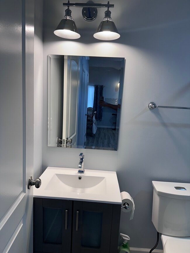 Foto del edificio - 902B Edgerly RD