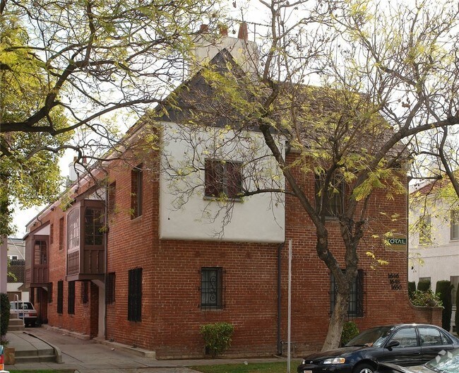 Foto del edificio - 1646-1650 Rodney Dr