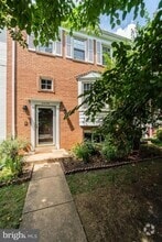 Building Photo - 2426 Falls Pl Ct