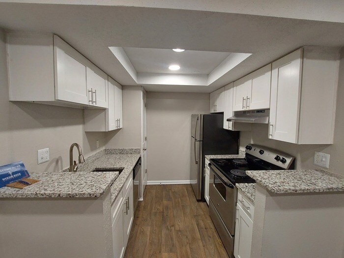 Foto principal - 1 Bed / 1 Bath 650 sq ft Renovated Apartment