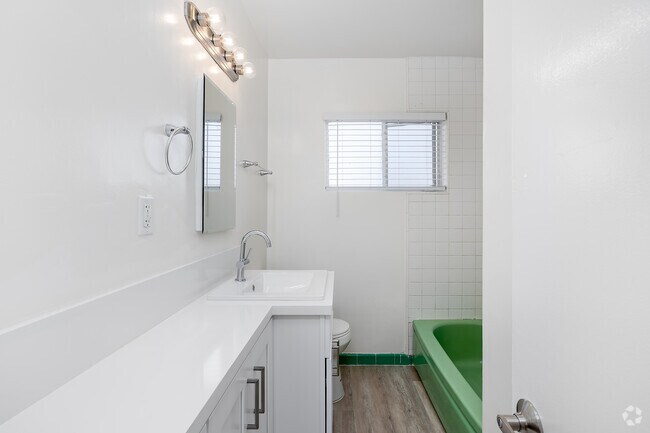 2 habitaciones, 2 baños - 98 m² - Baño principal - 220 S Doheny Dr