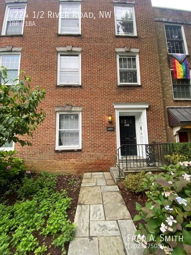 4224 1/2 River Road, NW-#1 - 4224 1/2 River Road, NW-#1 Apartment