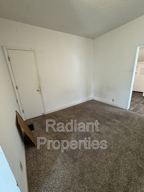 Building Photo - 415 Boone St