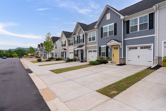 Foto del edificio - 913 Leyburn Ln