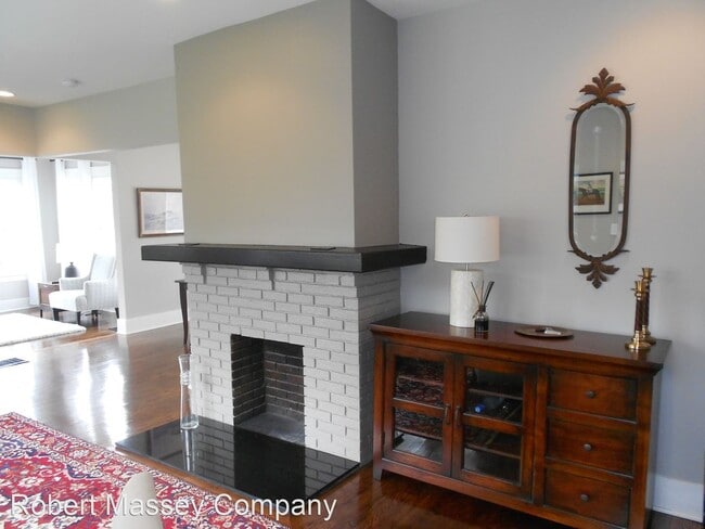 Building Photo - 2 br, 1.5 bath House - 438 S. Hite Avenue