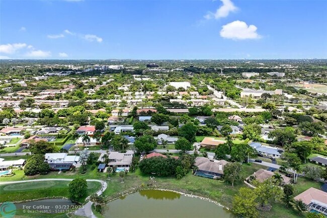Foto del edificio - 3060 NW 107th Ave
