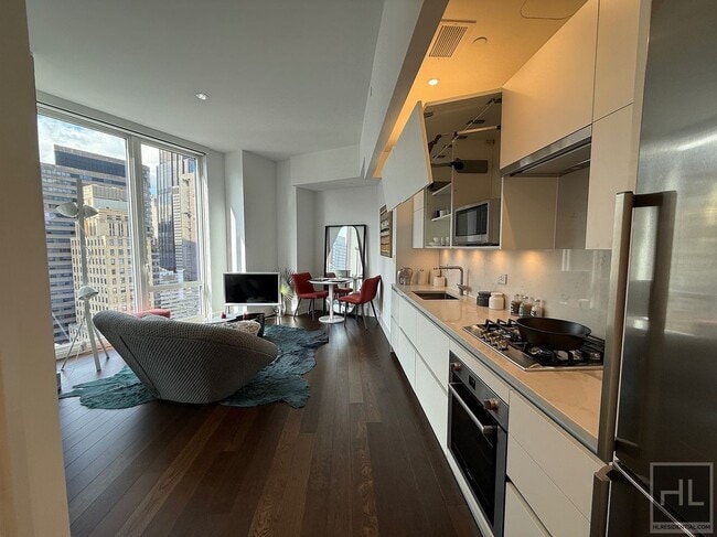 Building Photo - East 44th Street