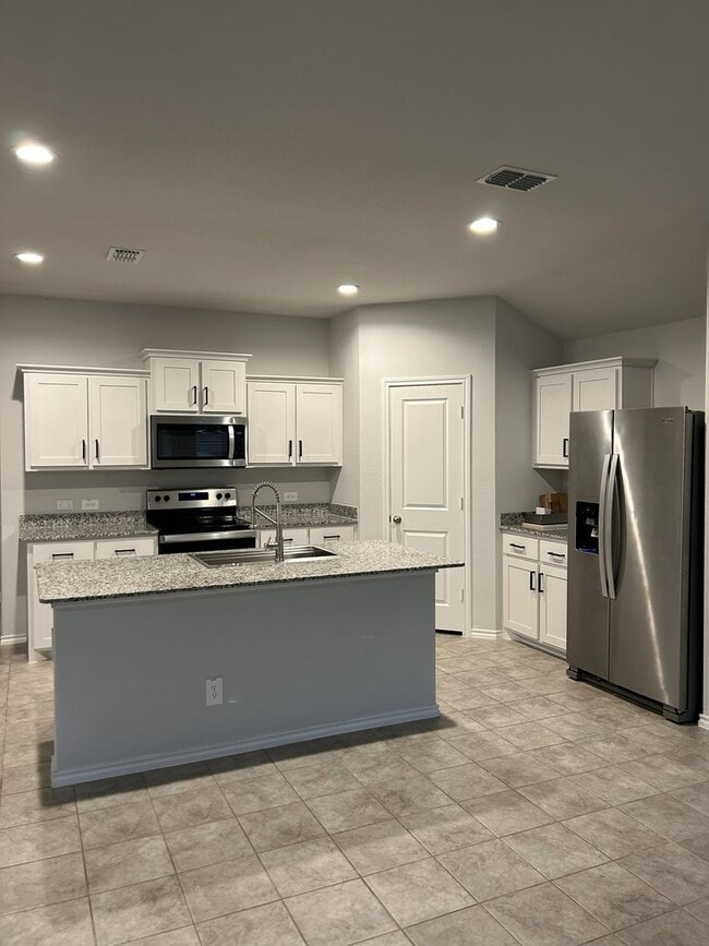 Building Photo - PROCE DROP - MOVE IN SPECIAL - Northwest ISD - Commuter Friendly