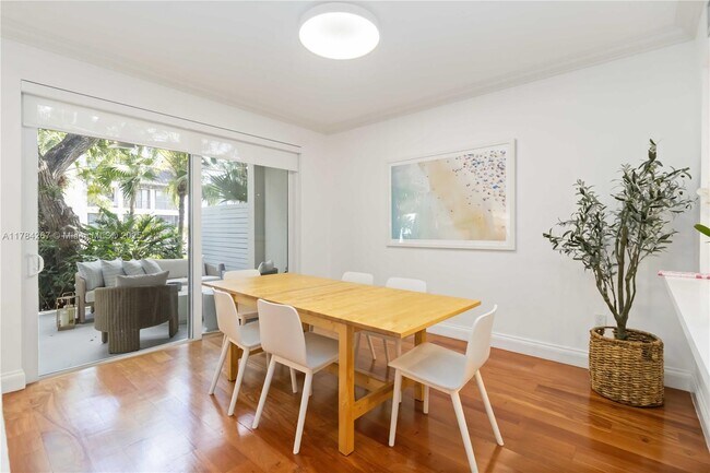 Foto del edificio - 3023 NE Quayside Ln