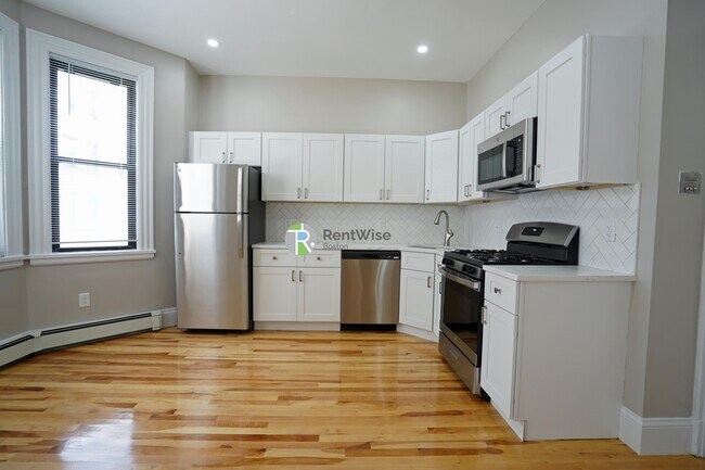 Foto del edificio - 72 Gardner St