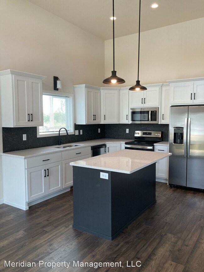Foto del edificio - 3 br, 3 bath House - 6055 8th St W