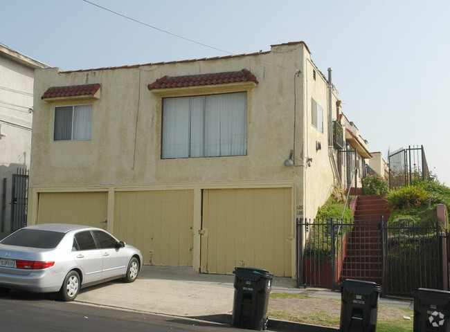 Building Photo - 126-128 N Lake St
