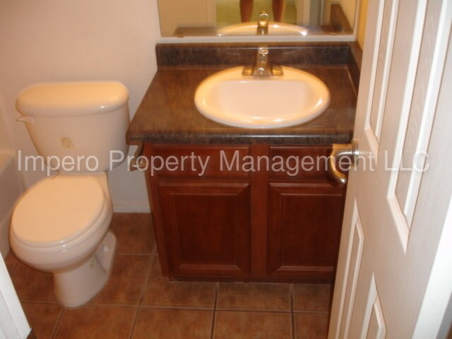 Building Photo - 1322 N 85th Pl
