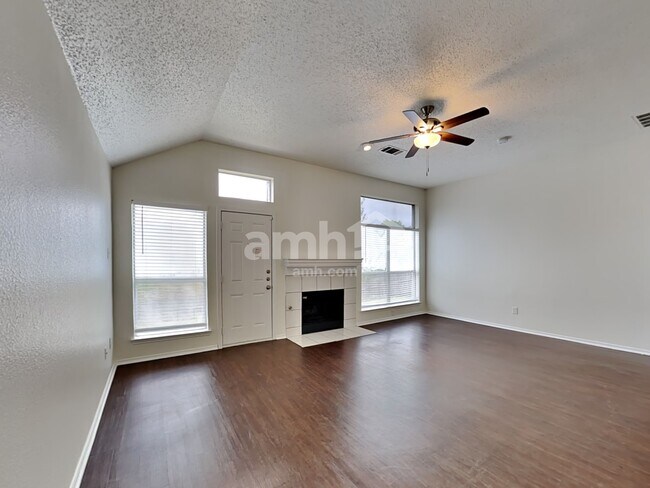 Building Photo - 1014 Bard Drive