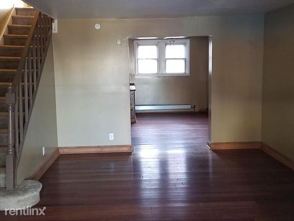 Building Photo - 3 br, 1 bath House - 2654 S Sylmar St