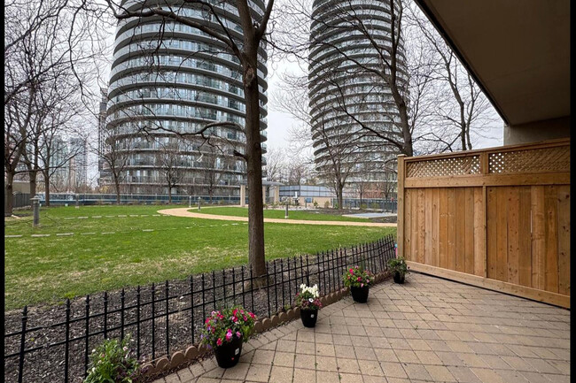 Building Photo - 70 Absolute Ave