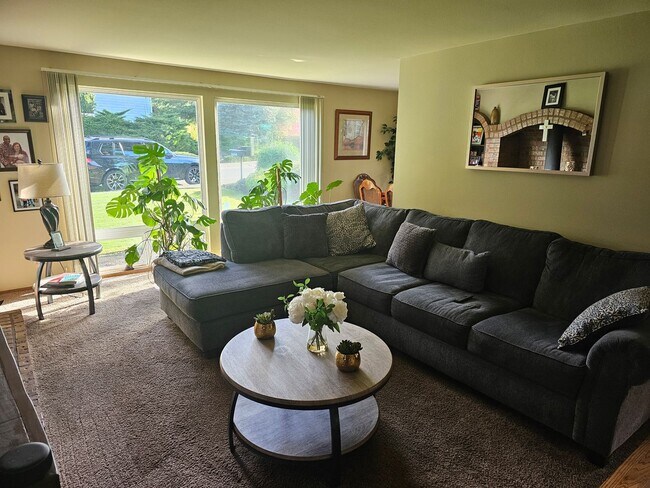 Building Photo - Fairwood Greens Community - Renton 3 bedro...
