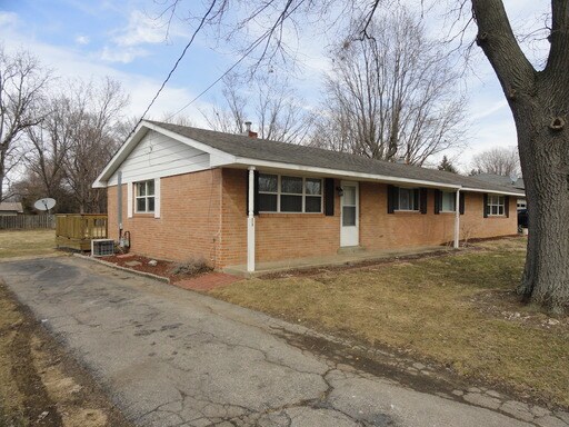 Primary Photo - 318 Maple St