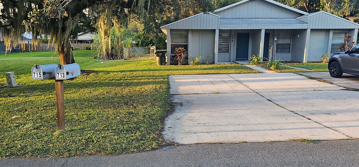 Foto principal - Nice 2 Bedroom 2 Bath duplex in Lakeland