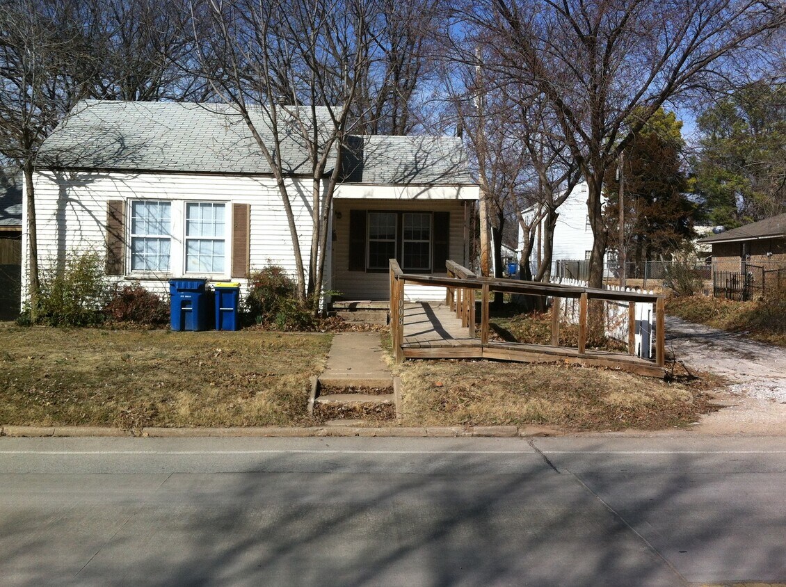 Foto principal - 1008 W 9th Ave