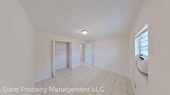 Foto del edificio - 2 br, 1 bath House - 1720 NW 20th Ct.