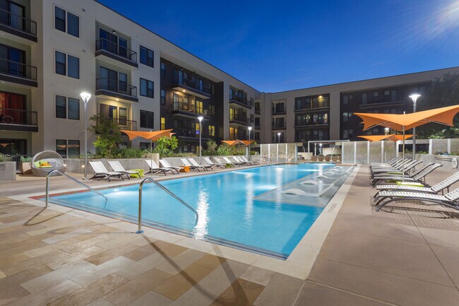 Building Photo - 33 x 58 = Rent this 2 Bed Apartment.