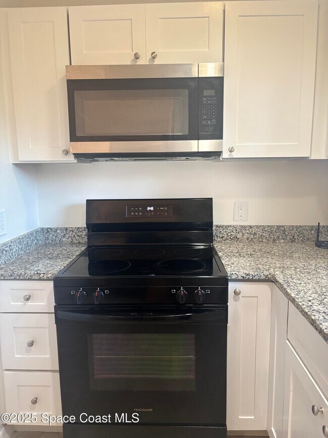 Foto del edificio - 110 Summer Pl