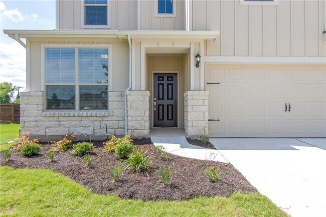 Building Photo - 14220 Alloro Dr